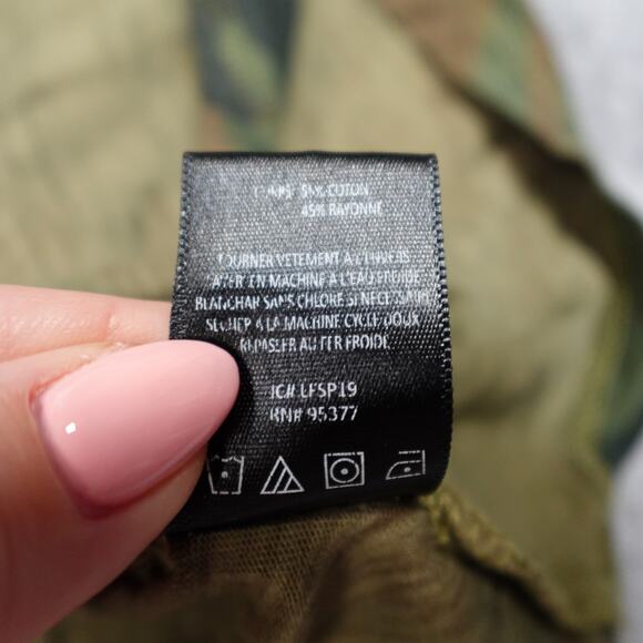 Sanctuary Top Womens Large Scoop Neck Camo Green Brown Knot Front Casual Tee - Picture 4 of 9